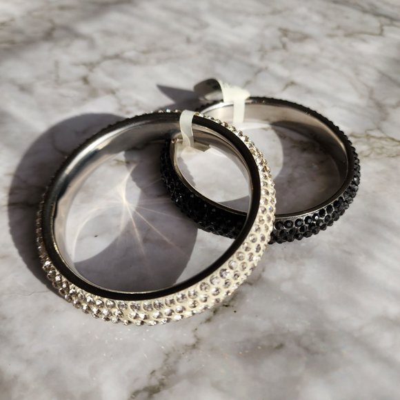 Bangle Bracelet w Swarovski Crystals, Black - Picture 4 of 4